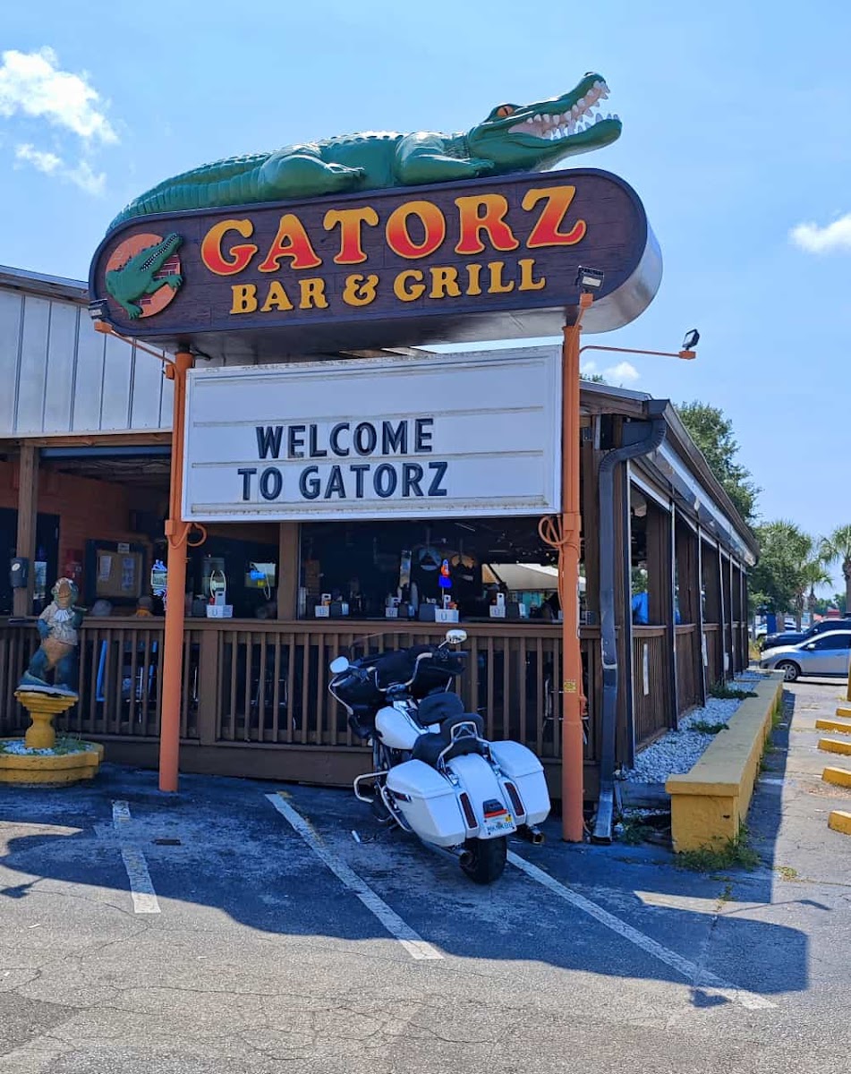Gatorz Bar & Grill